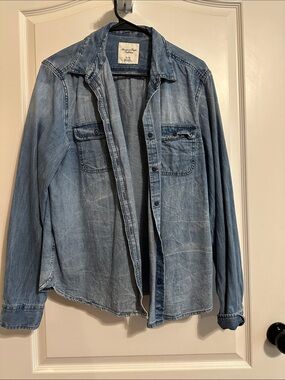 American Eagle Outfitters Light Blue Denim Button-Down Shirt